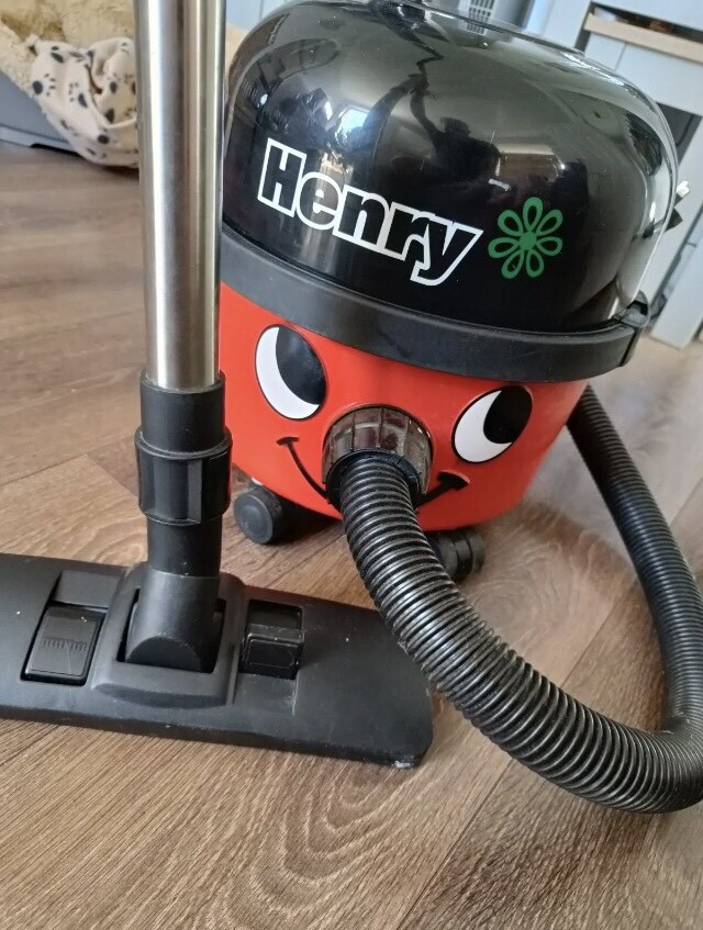 HENRY HOOVER VACUUM CLEANER VACUM 